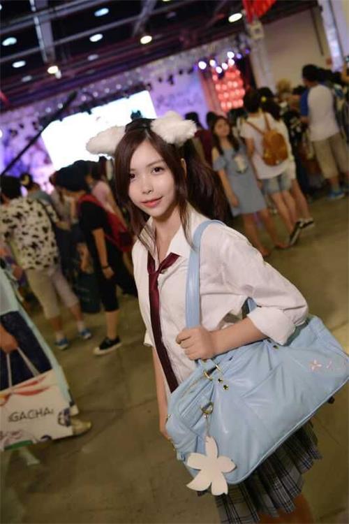  才不是来卖萌的！《机战坦克》评测团萌妹嘉宾 