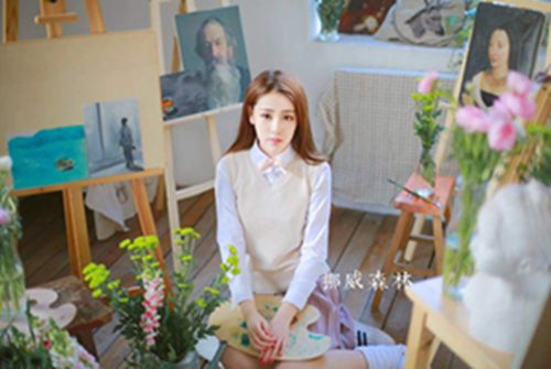花椒美女主播席一平 自曝大爱《大奇幻时代》