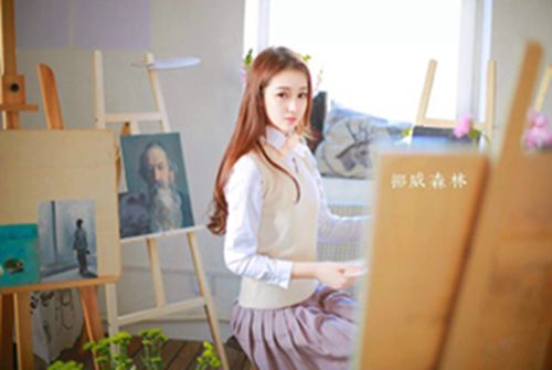 花椒美女主播席一平 自曝大爱《大奇幻时代》